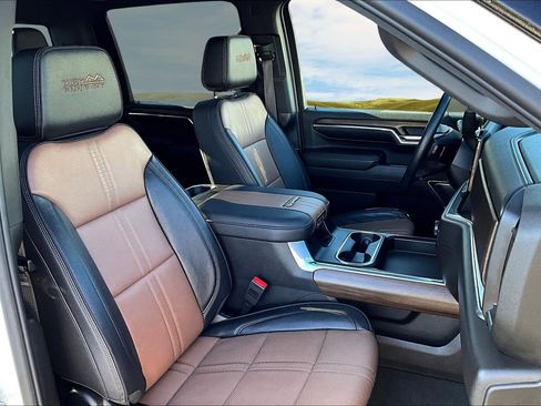 Certified 2024 Chevrolet Silverado 3500 High Country w/ High Country Premium Package image 21