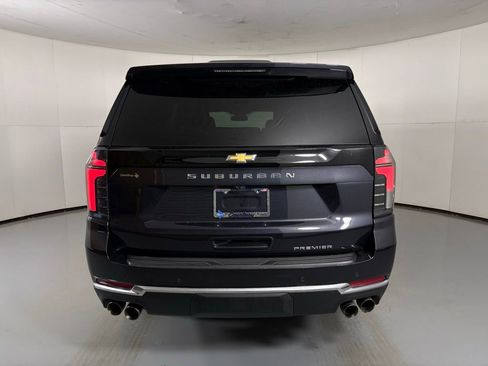 Used 2025 Chevrolet Suburban Premier image 8