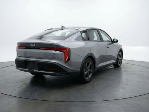 Used 2025 Kia K4 LXS image 9