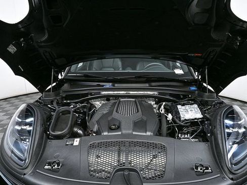 Used 2026 Porsche Macan image 34