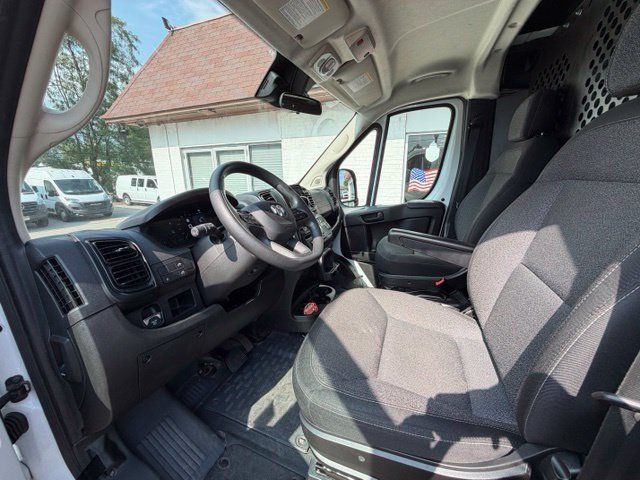 Used 2025 RAM ProMaster 2500 w/ U-Haul Equipment Group FWD image 10