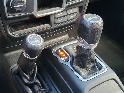 Used 2021 Jeep Wrangler Unlimited Sport AWD/4WD image 23