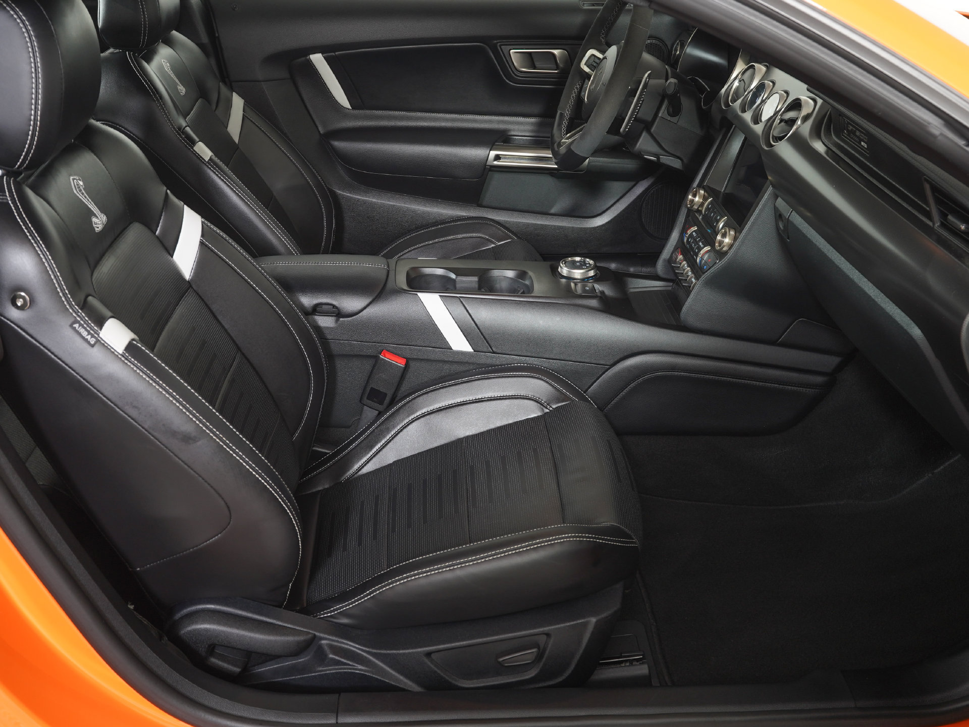 Used 2021 Ford Mustang Shelby GT500 w/ Technology Package RWD image 9
