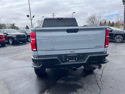 Used 2024 Chevrolet Silverado 2500 ZR2 w/ Technology Package image 4