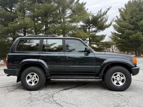 Used 1993 Toyota Land Cruiser Base AWD 4dr SUV image 8