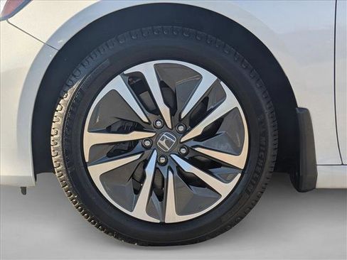 Used 2020 Honda Accord Touring image 26