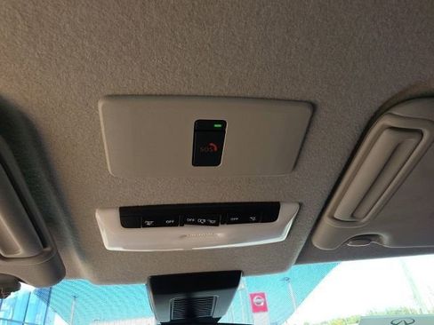 Used 2024 Nissan Kicks SR w/ SR Premium Package image 20