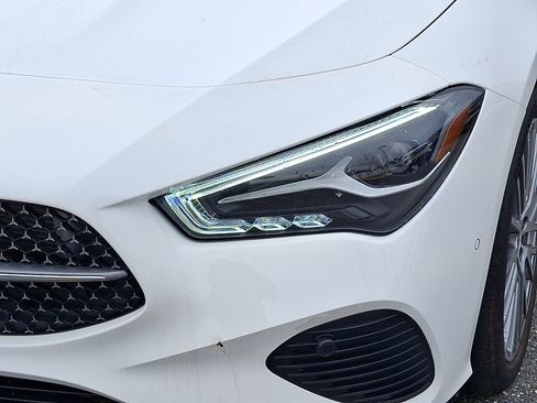 Used 2025 Mercedes-Benz CLA 250 4MATIC image 9