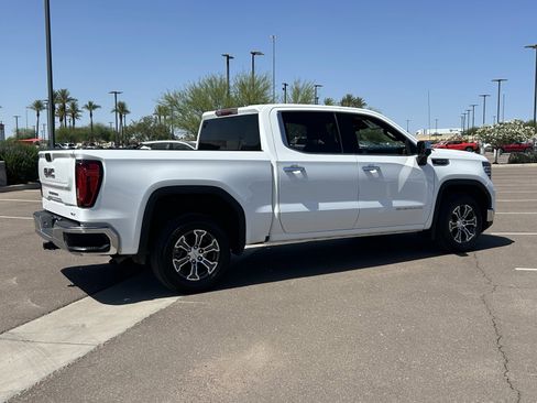 Certified 2025 GMC Sierra 1500 SLT RWD image 5