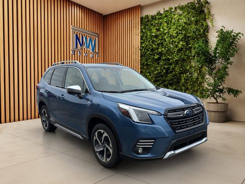 Used 2023 Subaru Forester Touring image 1