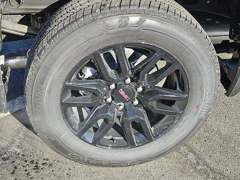New 2026 GMC Sierra 1500 Elevation image 7