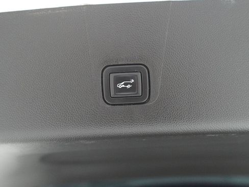 Used 2020 Chevrolet Traverse LT w/ LT Premium Package FWD image 38
