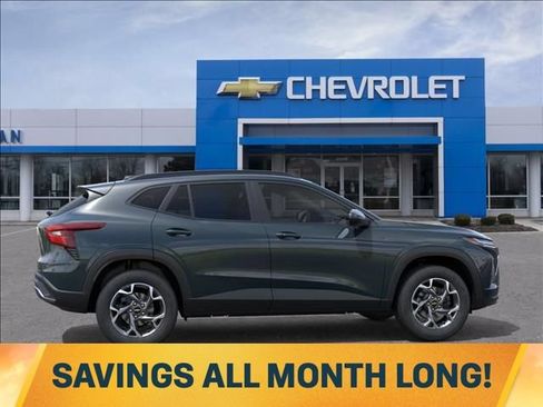 New 2026 Chevrolet Trax LT w/ Driver Confidence Package FWD image 5