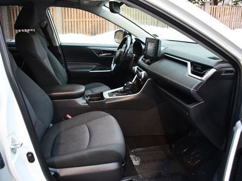 Used 2019 Toyota RAV4 XLE w/ Convenience Package image 26