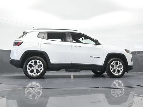 Used 2024 Jeep Compass Latitude AWD/4WD image 56