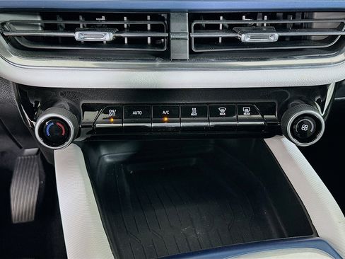 Used 2024 Chevrolet Equinox EV LT image 24