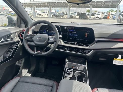 New 2026 Chevrolet Equinox RS w/ Convenience Package III AWD/4WD image 17