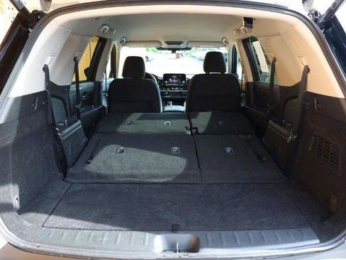 Certified 2025 Nissan Pathfinder SV AWD/4WD image 9