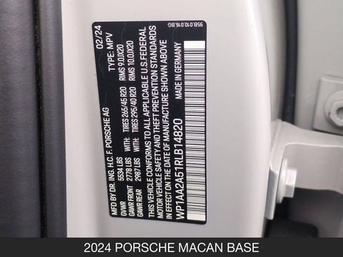 Used 2024 Porsche Macan AWD/4WD image 27