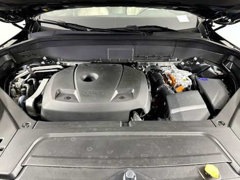 New 2025 Volvo XC90 T8 Core w/ Climate Package image 23