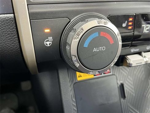 Used 2025 Toyota Tacoma TRD Off-Road image 38