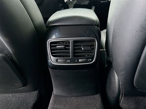 Used 2017 Kia K900 Premium image 26