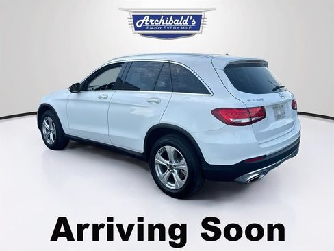 Used 2018 Mercedes-Benz GLC 300 4MATIC image 3