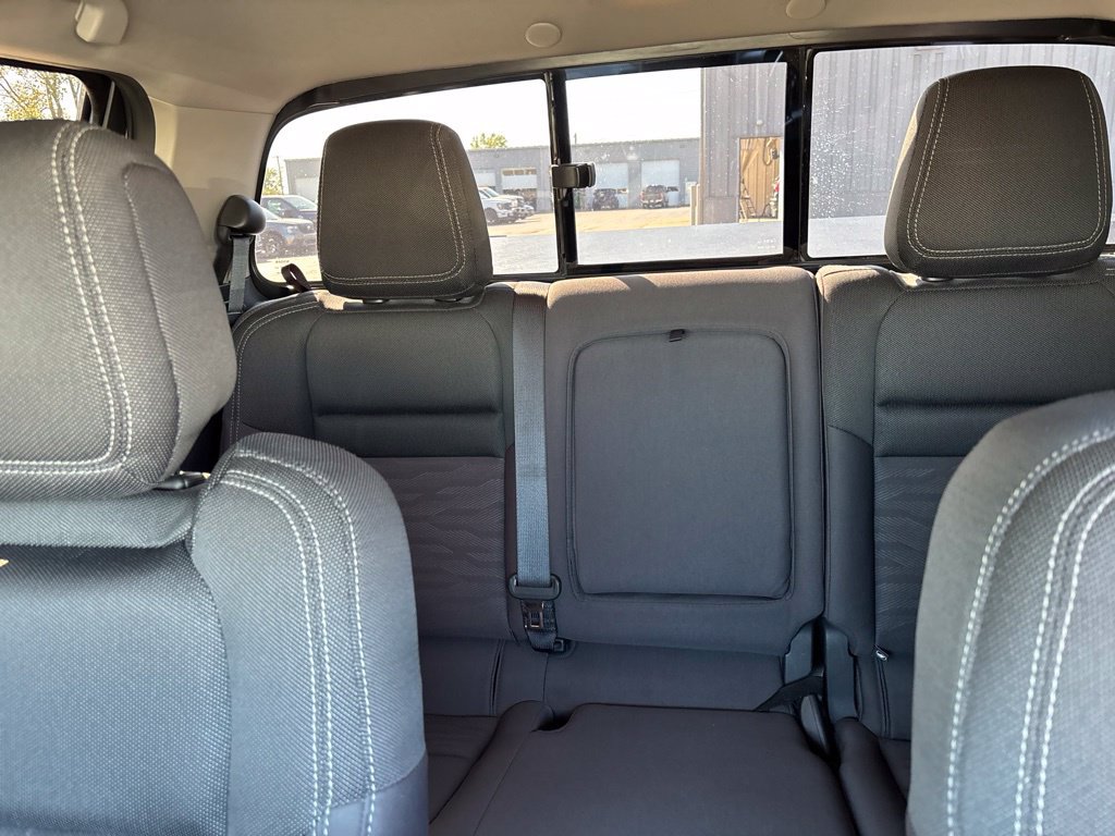 Used 2022 Nissan Frontier SV AWD/4WD image 25