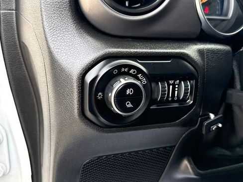 Certified 2021 Jeep Gladiator Willys image 22