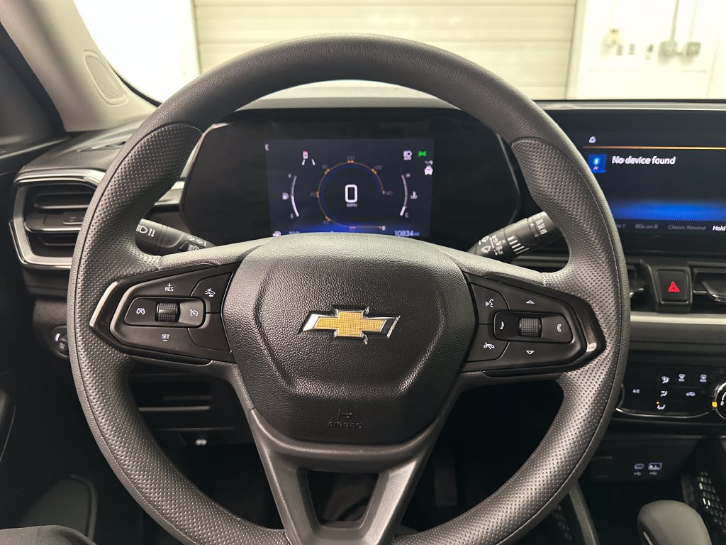 Used 2024 Chevrolet TrailBlazer LS w/ LS Convenience Package FWD image 12