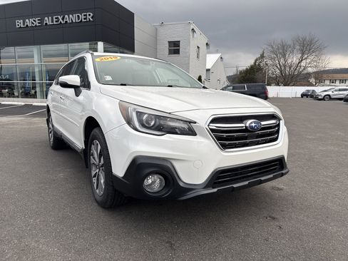 Used 2019 Subaru Outback 2.5i Touring image 1