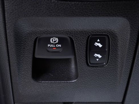 Certified 2021 RAM 1500 Laramie image 14