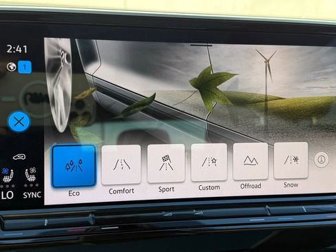 Certified 2025 Volkswagen Atlas SEL image 19