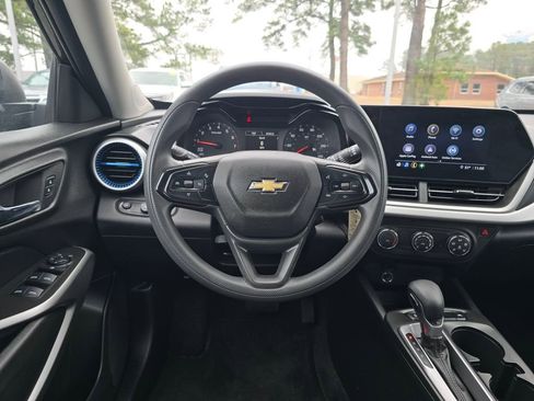 Used 2024 Chevrolet Trax LS image 13