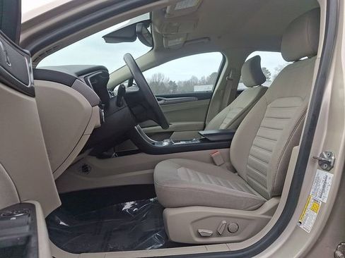 Used 2019 Ford Fusion SE image 15