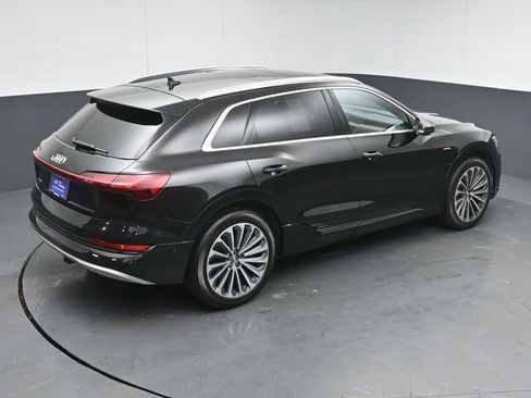 Used 2019 Audi e-tron Prestige w/ Prestige Package image 52