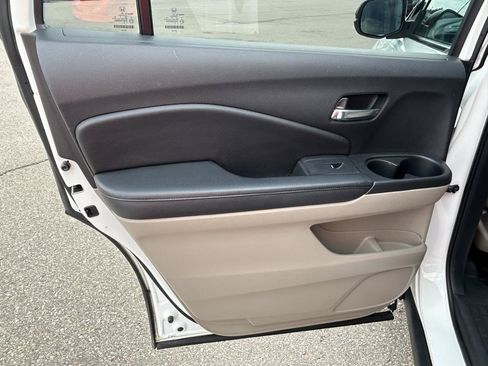 Used 2016 Honda Pilot LX image 14