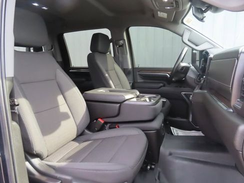 Used 2024 Chevrolet Silverado 2500 LT image 25