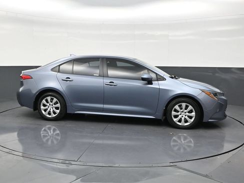 Used 2025 Toyota Corolla LE FWD image 6