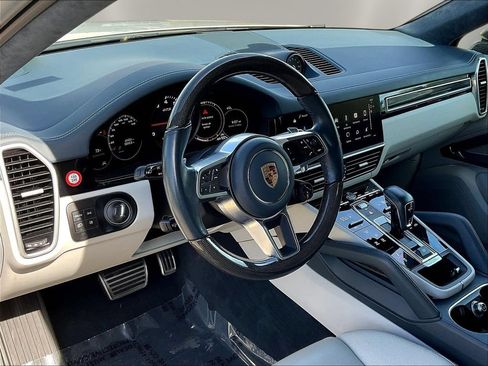 Used 2022 Porsche Cayenne GTS AWD/4WD image 17