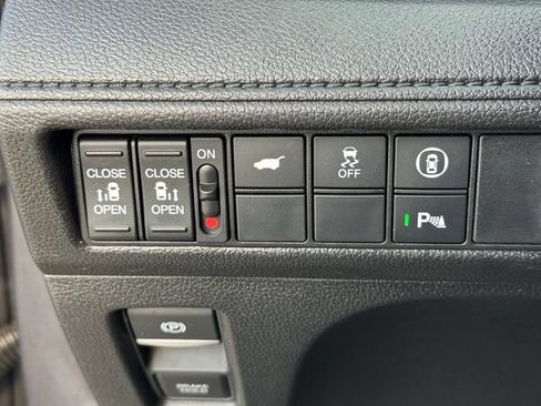 Used 2023 Honda Odyssey Touring image 32