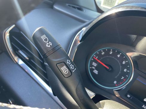 Certified 2023 Chevrolet Traverse LT image 28