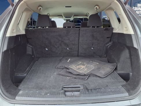 Used 2024 Nissan Rogue SV image 5