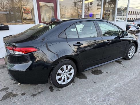 Used 2020 Toyota Corolla LE image 30