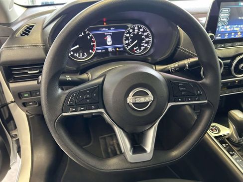 Used 2025 Nissan Sentra SV FWD image 18