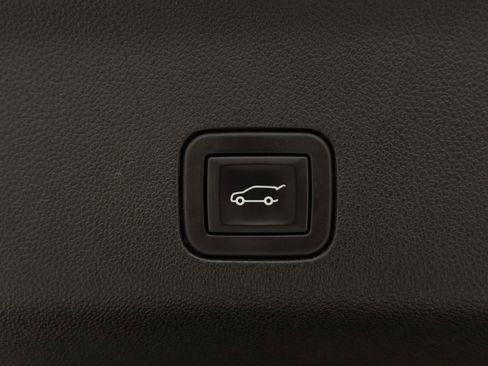 Used 2023 Chevrolet Tahoe High Country AWD/4WD image 33