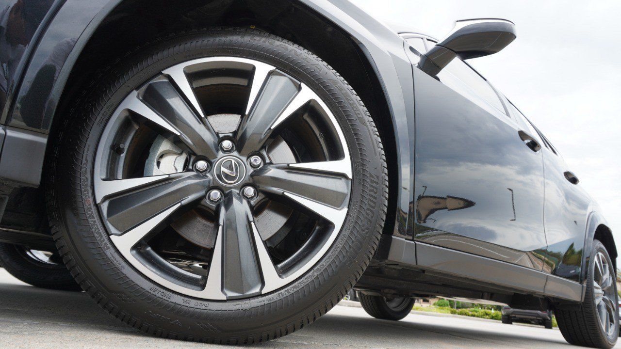 Certified 2026 Lexus UX 300h FWD w/ Accessory Package (2T) image 11