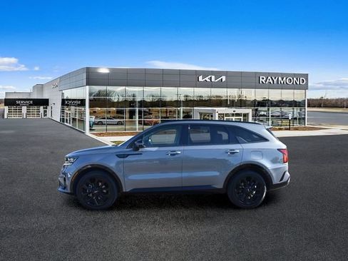 Certified 2023 Kia Sorento SX FWD image 6