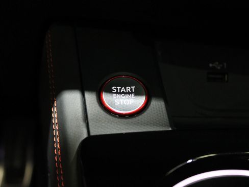 Used 2022 Audi RS 5 Sportback w/ Black Optic Carbon Package image 33