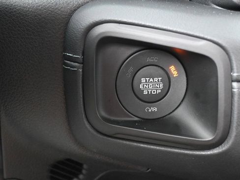 Used 2024 Jeep Gladiator Sport w/ Premium Package image 30